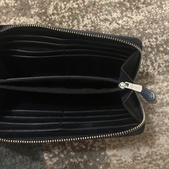 Coach "Logo" Black Leather Wallet π€ - Picture 3 of 4